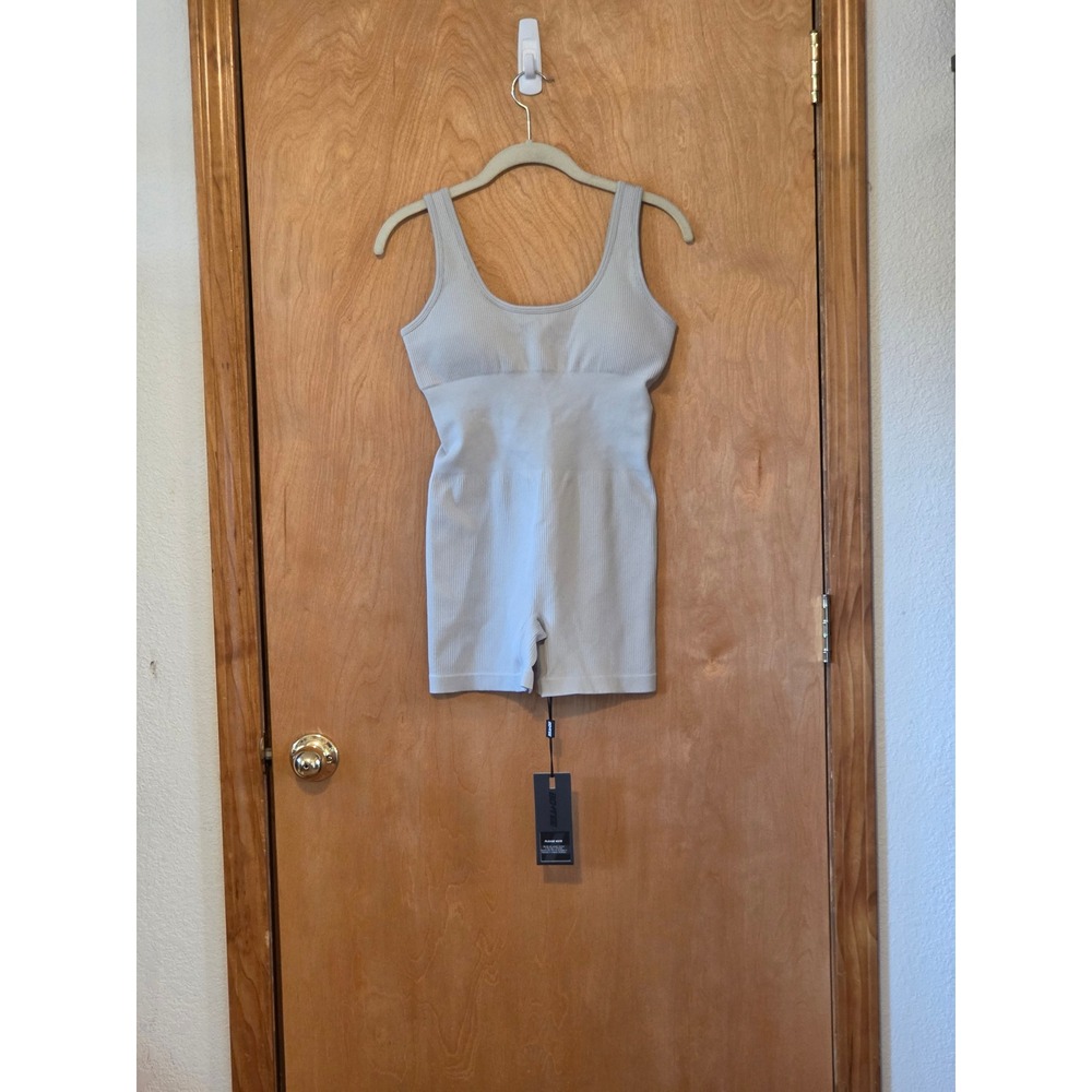 Sporty Bo+Tee Ribbed Seamless Athletic Romper Cross Back Unitard Gray Medium NWT